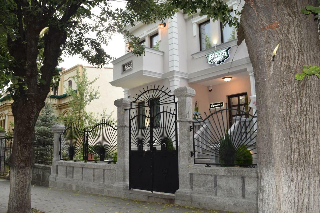 Eagles Philadelphia Bed & Breakfast Korce Exterior photo